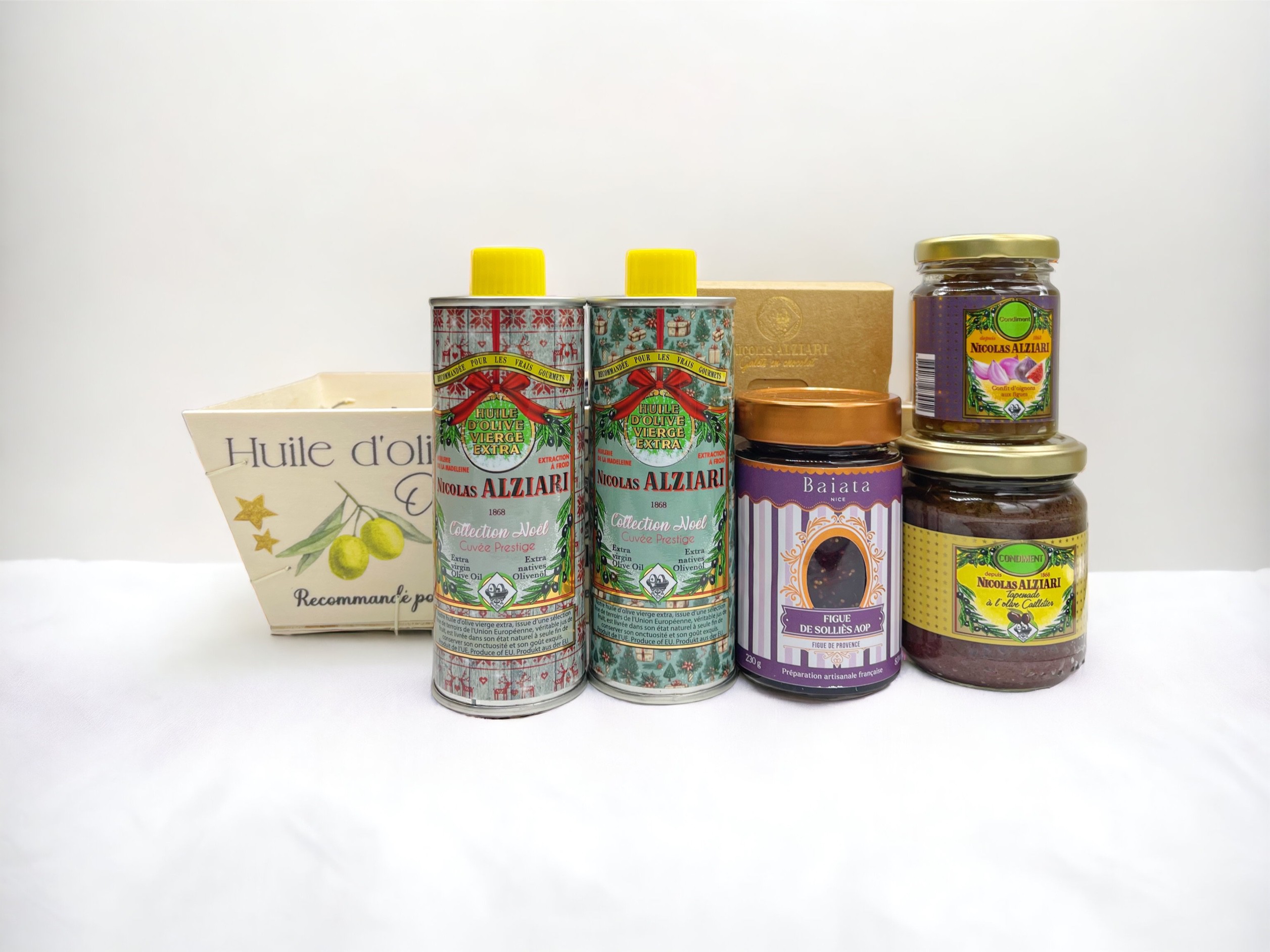 TRADITIONAL CHRISTMAS BASKET